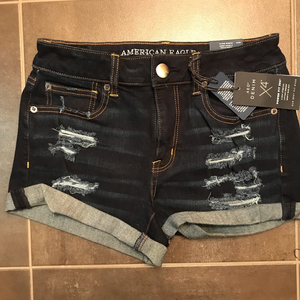 NWT AE Hi-Rise Jean Shorts Sz. 6